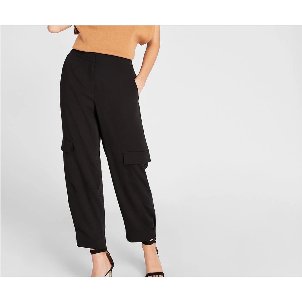 Club Monaco Black Curved Seam Cargo Pants Adjustable Cuffs Quiet Luxury Size 4